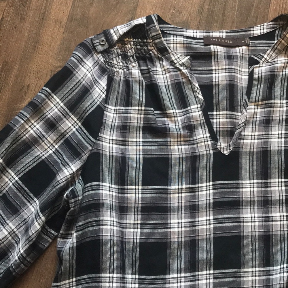 {The Limited} Flannel Top - Picture 1 of 6